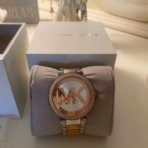 Beautiful Michael Kors Rose gold/silver watch